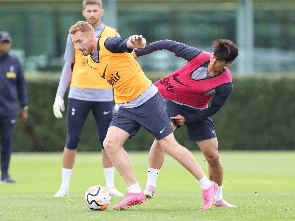 本赛季英超最快速度榜：查丘瓦37.34km／h第一 乌多吉姆伯莫二三位（本季英超速度榜：查丘瓦37.34km／h居首，乌多吉、姆伯莫分列二三位）