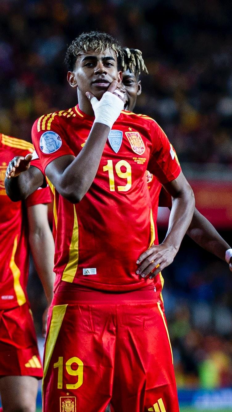 经纪人：卢卡库转会切尔西我把手机抛到十米高，他内心细腻（经纪人谈卢卡库：转投切尔西时我激动把手机抛到十米高，他内心很细腻）