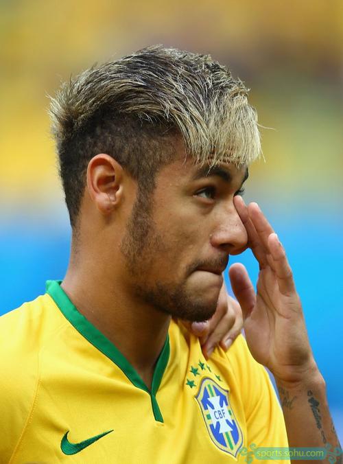 2026世界足坛不乏看点：金球奖竞争群雄并起，世界杯扩军诸强逐冠（2026足坛看点十足：金球奖群雄逐鹿，扩军世界杯诸强冲冠）