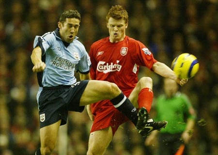 西甲焦点战：皇家奥维耶多步步紧逼马略卡，赛季前景扑朔迷离