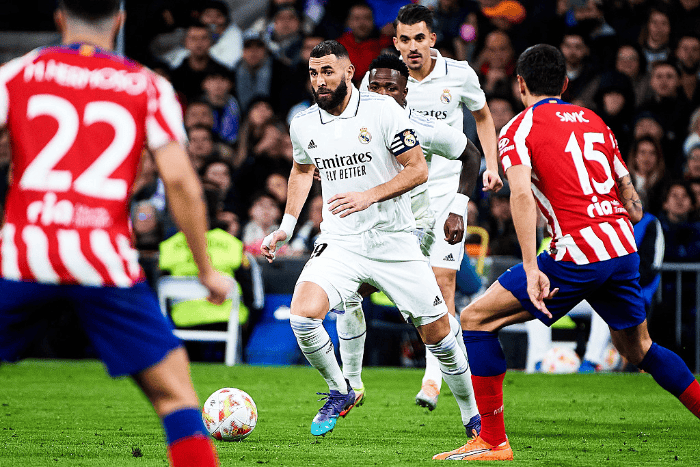 主裁在河南队获单刀时吹停比赛，是因为卡多索回接越位在先