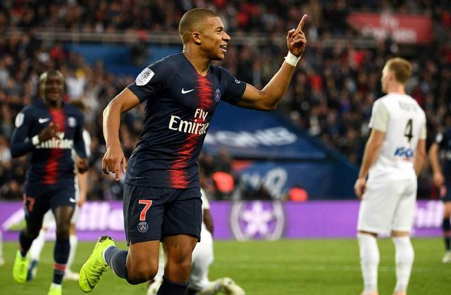 机敏前插破门，当选全场最佳，芒特越踢越好了，继续加油！